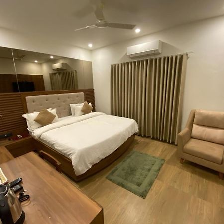 Hotel Evershine Rajkot Exterior foto