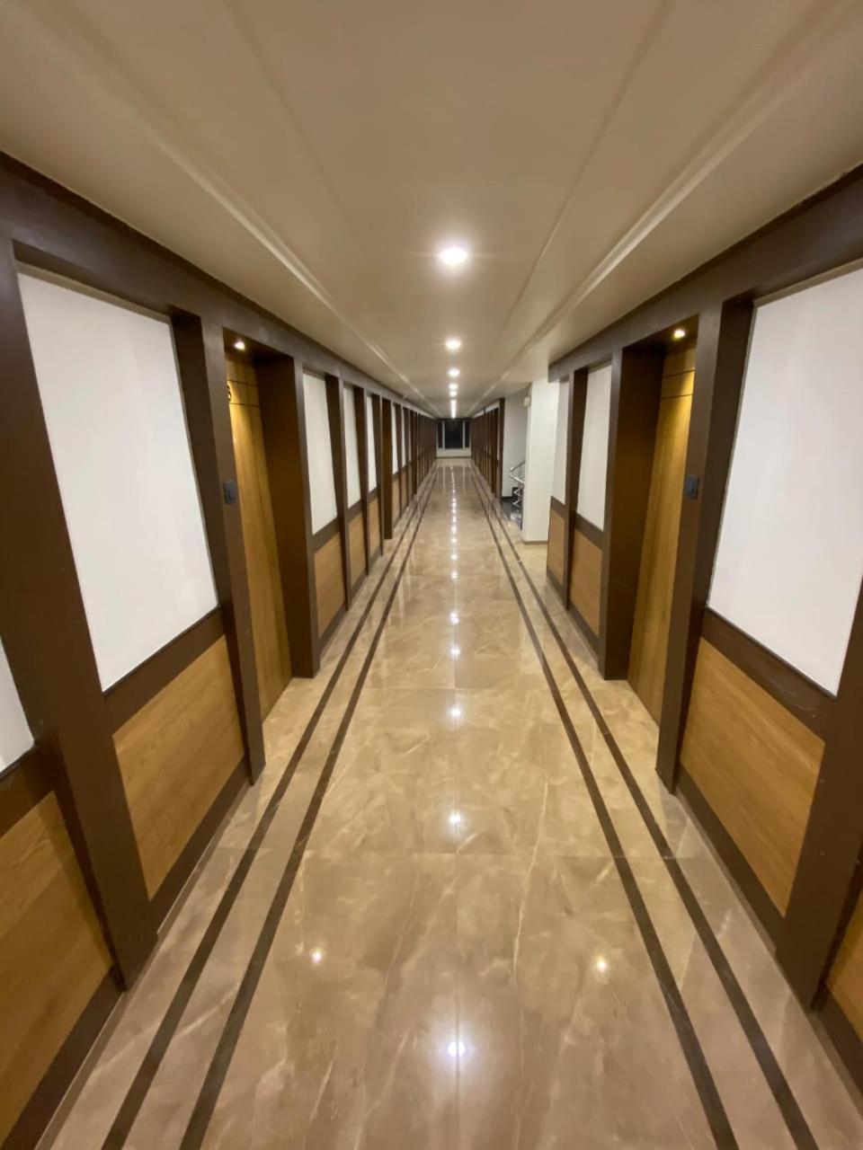 Hotel Evershine Rajkot Exterior foto