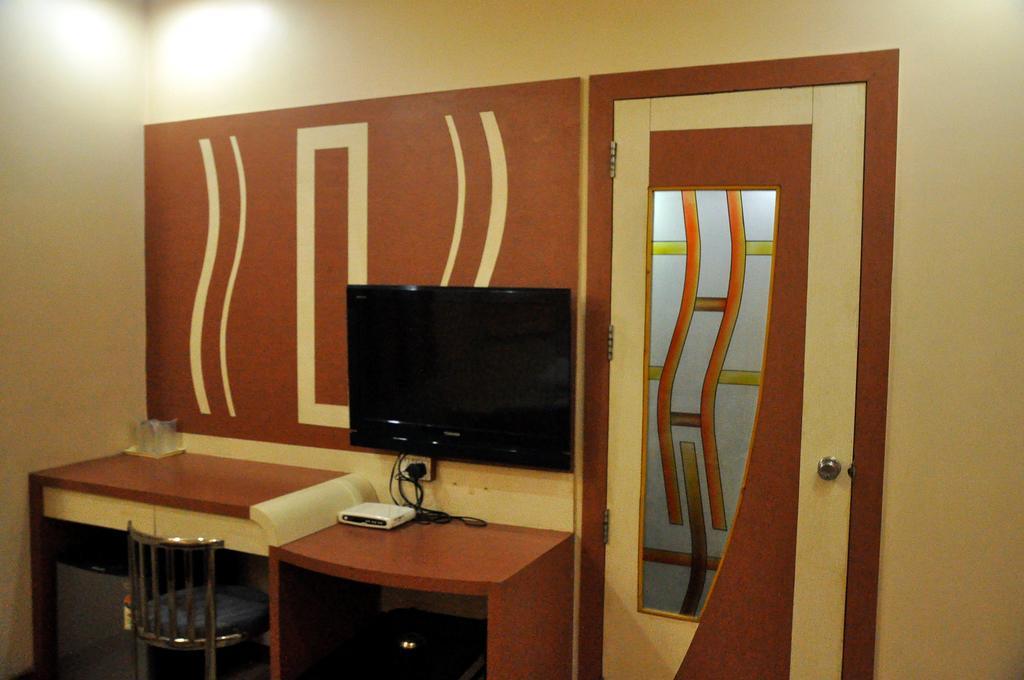 Hotel Evershine Rajkot Exterior foto