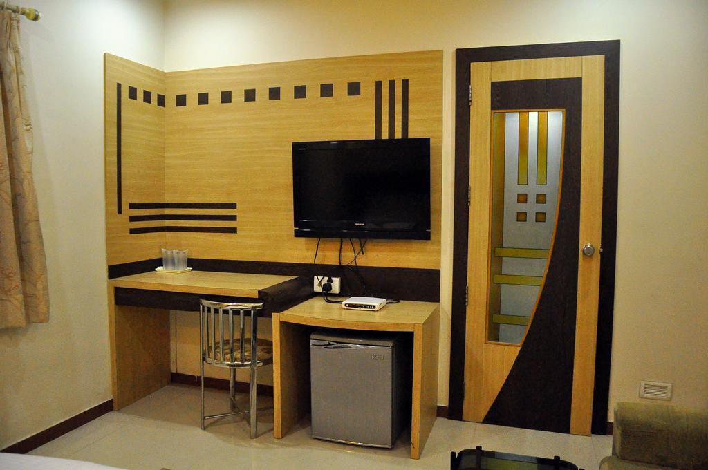 Hotel Evershine Rajkot Zimmer foto